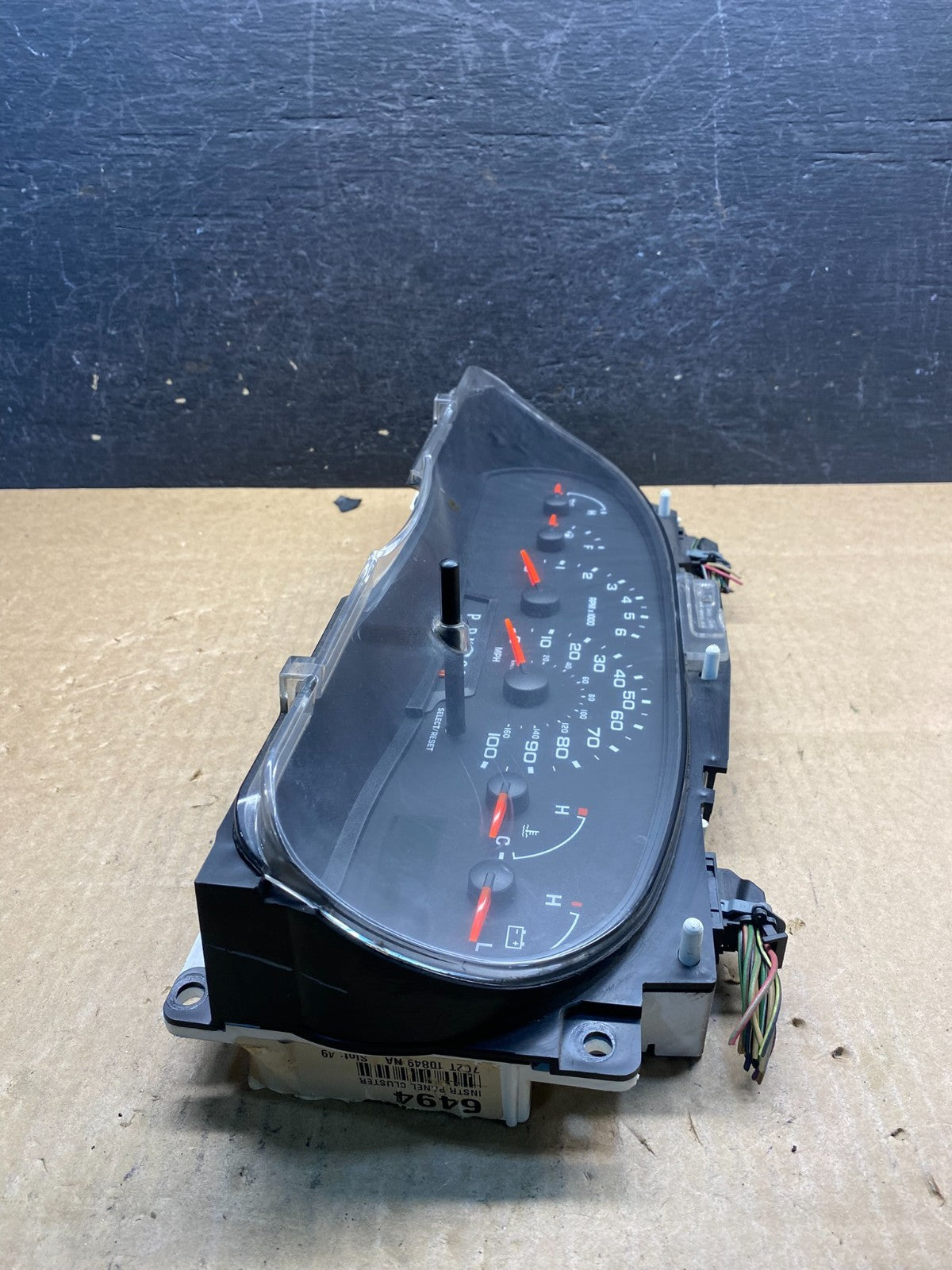 2006 Ford E350 Gauge Speedometer Cluster AG7435 DG2