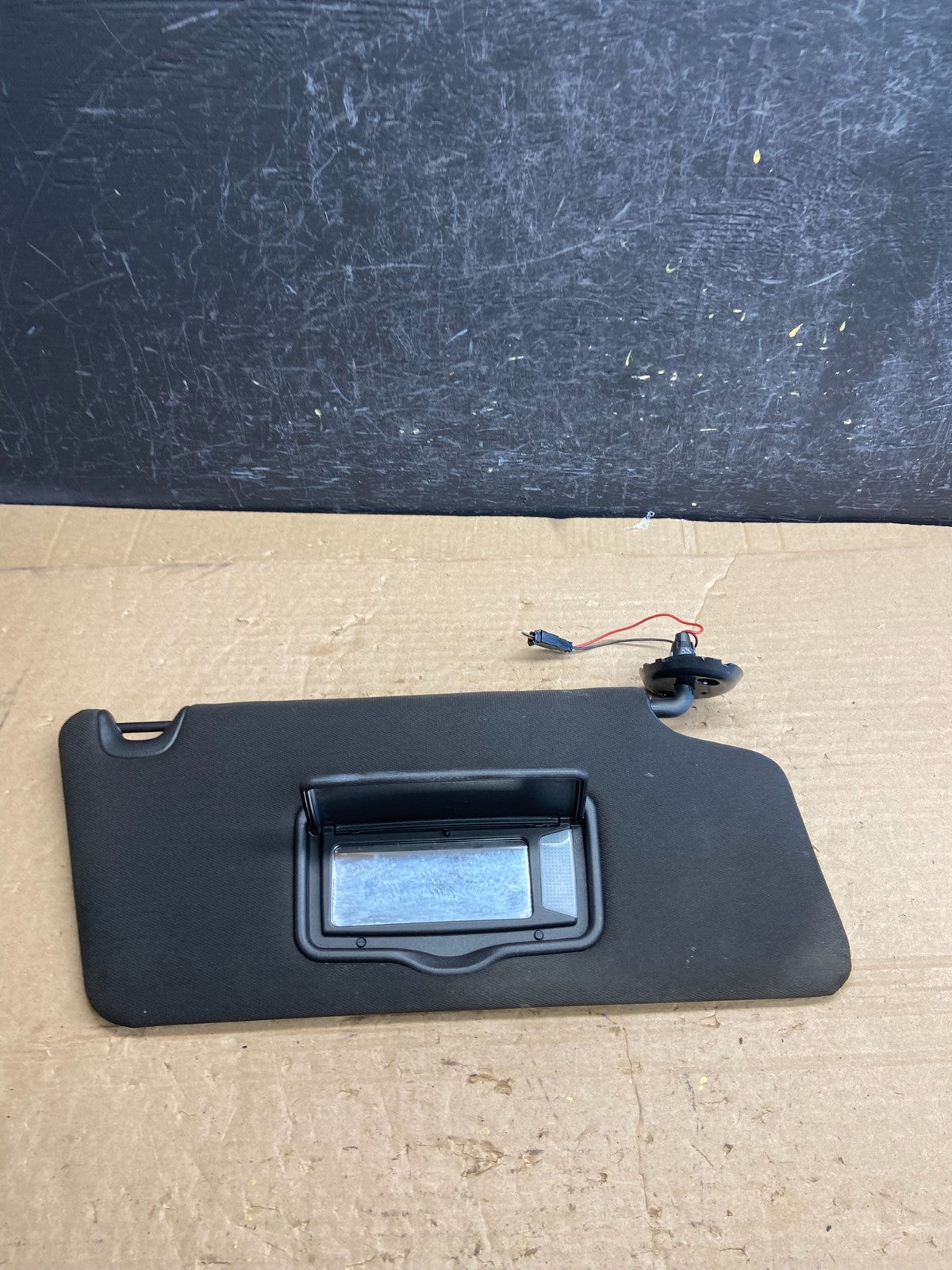2011-2015 Ford Explorer Front Right Passenger Side Sun Visor Sunvisor AF23711