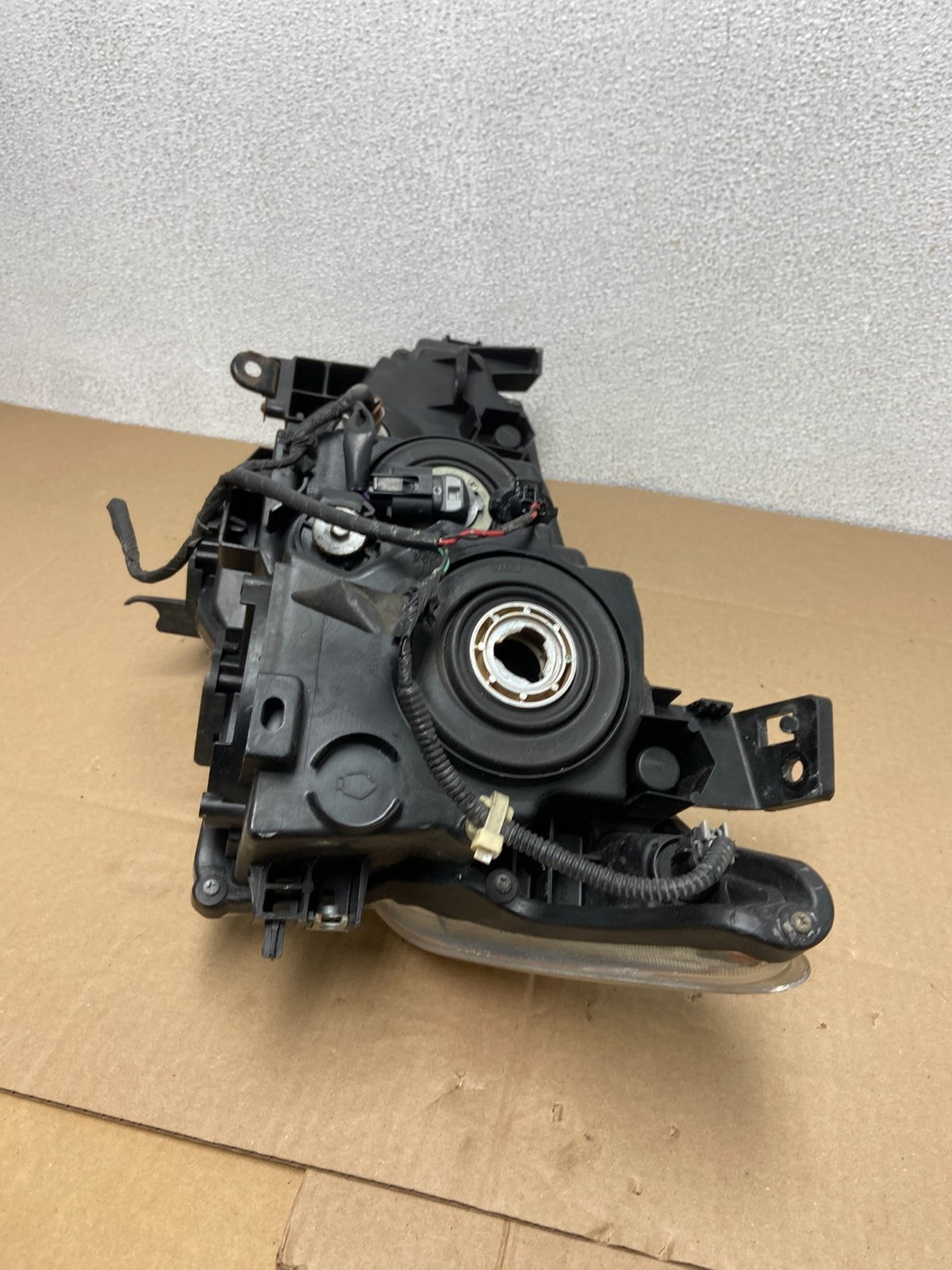 2012 to 2017 Nissan Quest Right Passenger RH Headlight Halogen AB6103 DW6