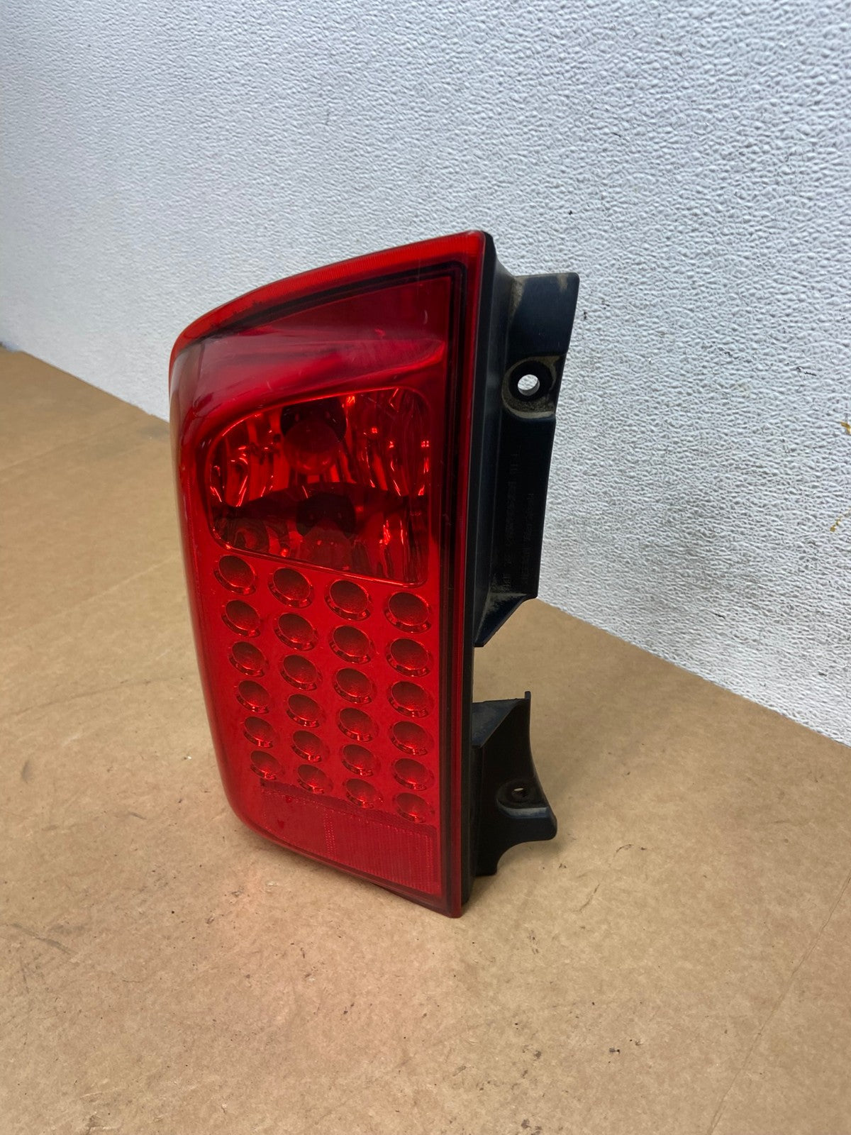 2004 to 2010 Infiniti Qx56 Left Driver LH Side Tail Light AE3136 LK1