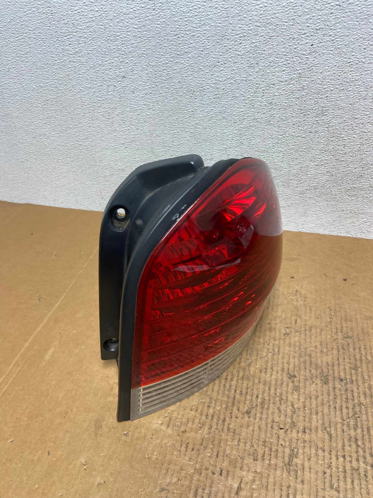 2005 to 2006 Hyundai Santa Fe Right Passenger Rh Side Tail Light AE1210 LK2