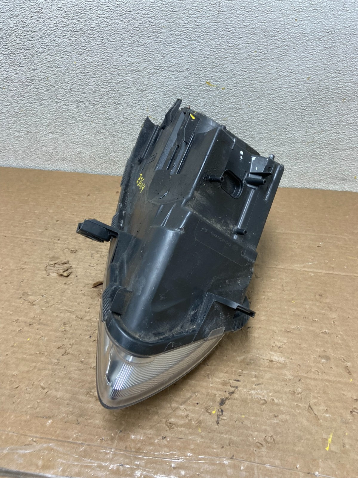 2005 to 2008 Audi A6 Left Driver Side Headlight Halogen Z3604 DW9