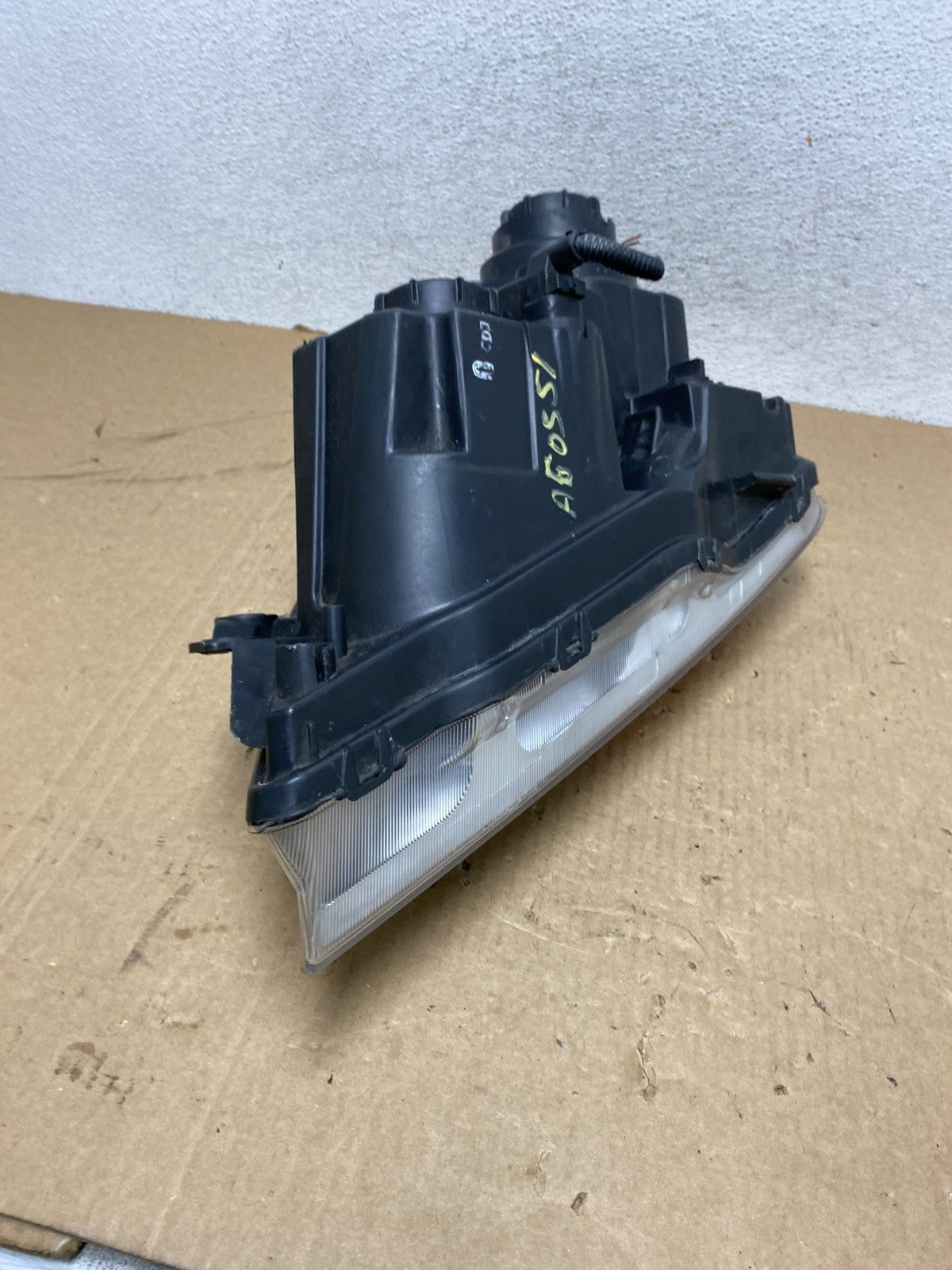 2007 2008 2009 Kia Sorento Right Passenger RH Side Headlight Halogen AG0551 DW7