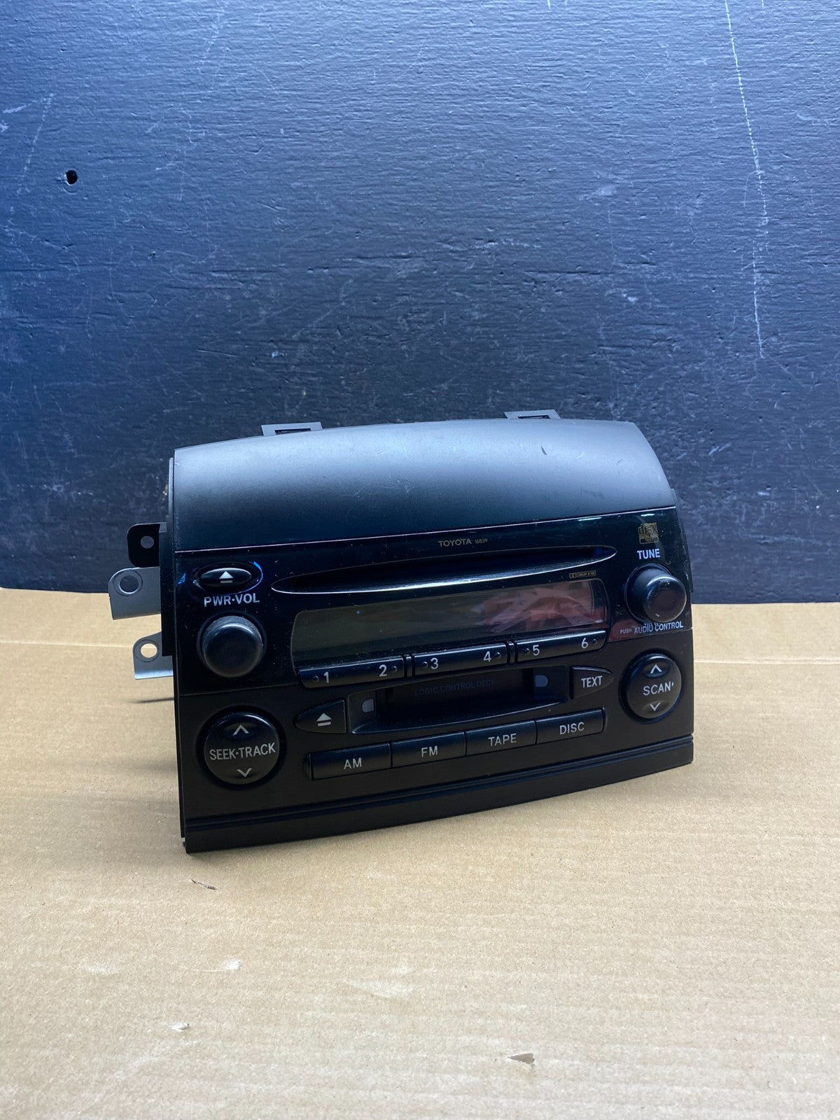 2004 to 2010 Toyota Sienna AM FM CD WMA Mp3 Radio Receiver AD6596 DG0