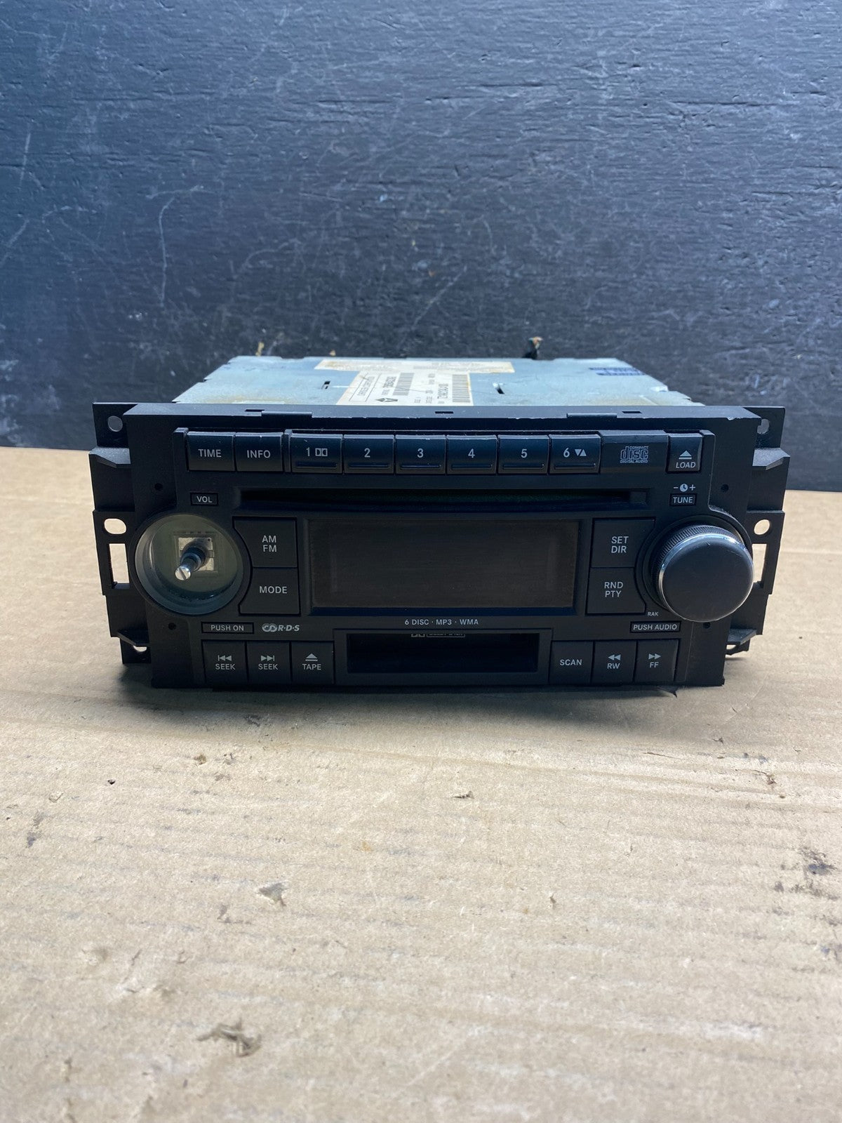 2005 2008 Jeep Dodge Chrysler AM/FM CD Player Satellite Radio AE8165 DG0