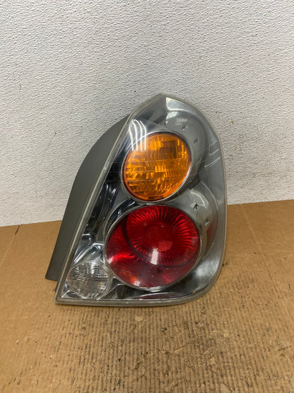 2002 2003 2004 Nissan Altima Right Passenger Rh Tail Light Side AE2625 LK0