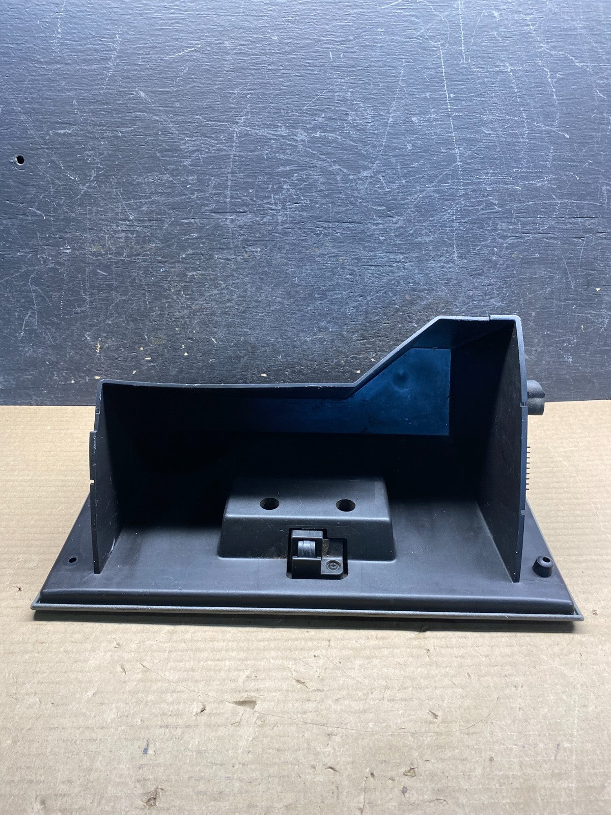 2004 to 2008 Ford F-150 Glove Box Compartment ah9727 DG4