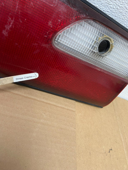 1996 1997 Toyota Corolla Center Trunk Rear Tail Light AD4161 DG4