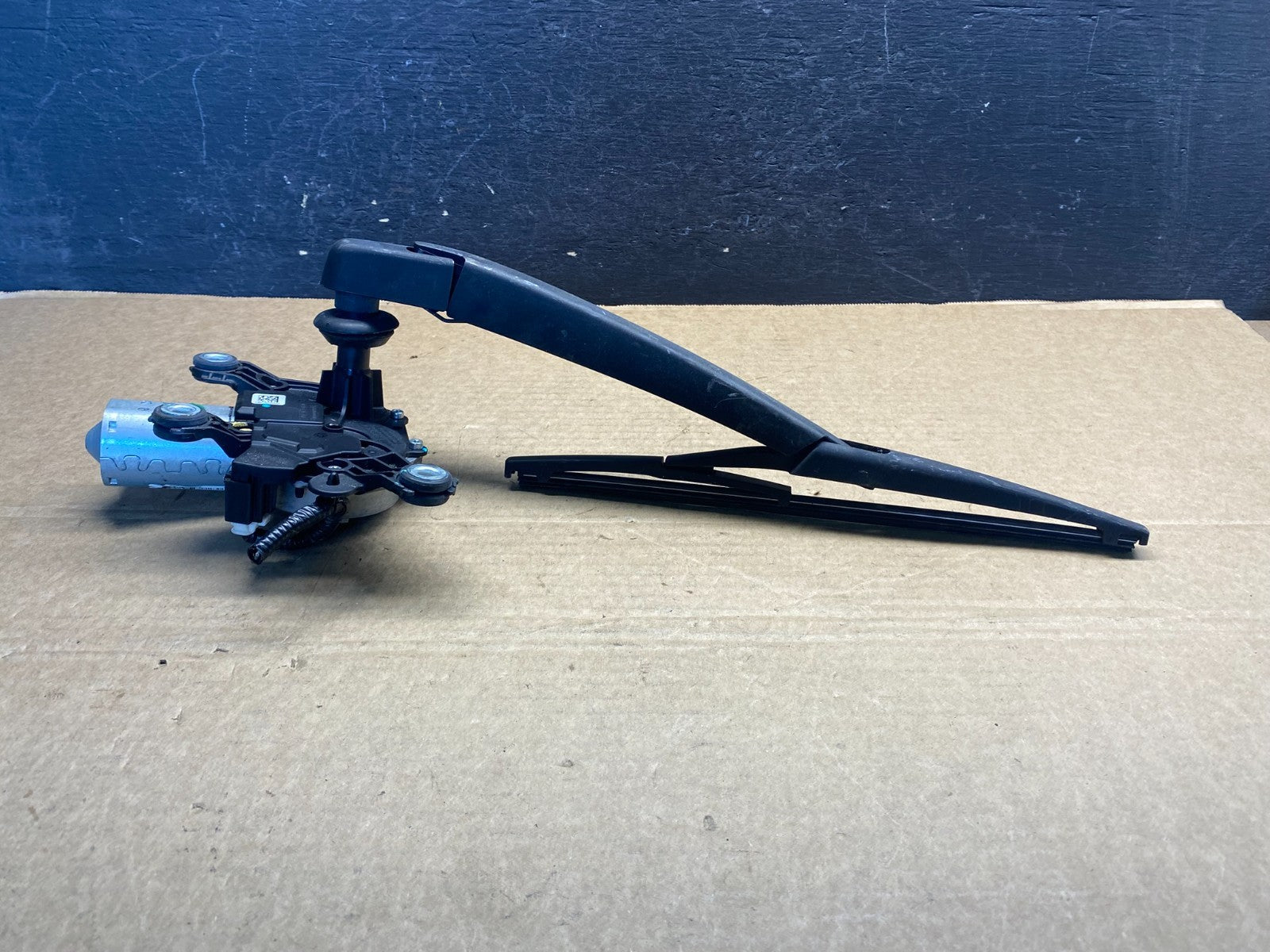 2013-2016 Nissan Pathfinder Back Door Rear Wiper Motor Wiper Blade af7648 DG1