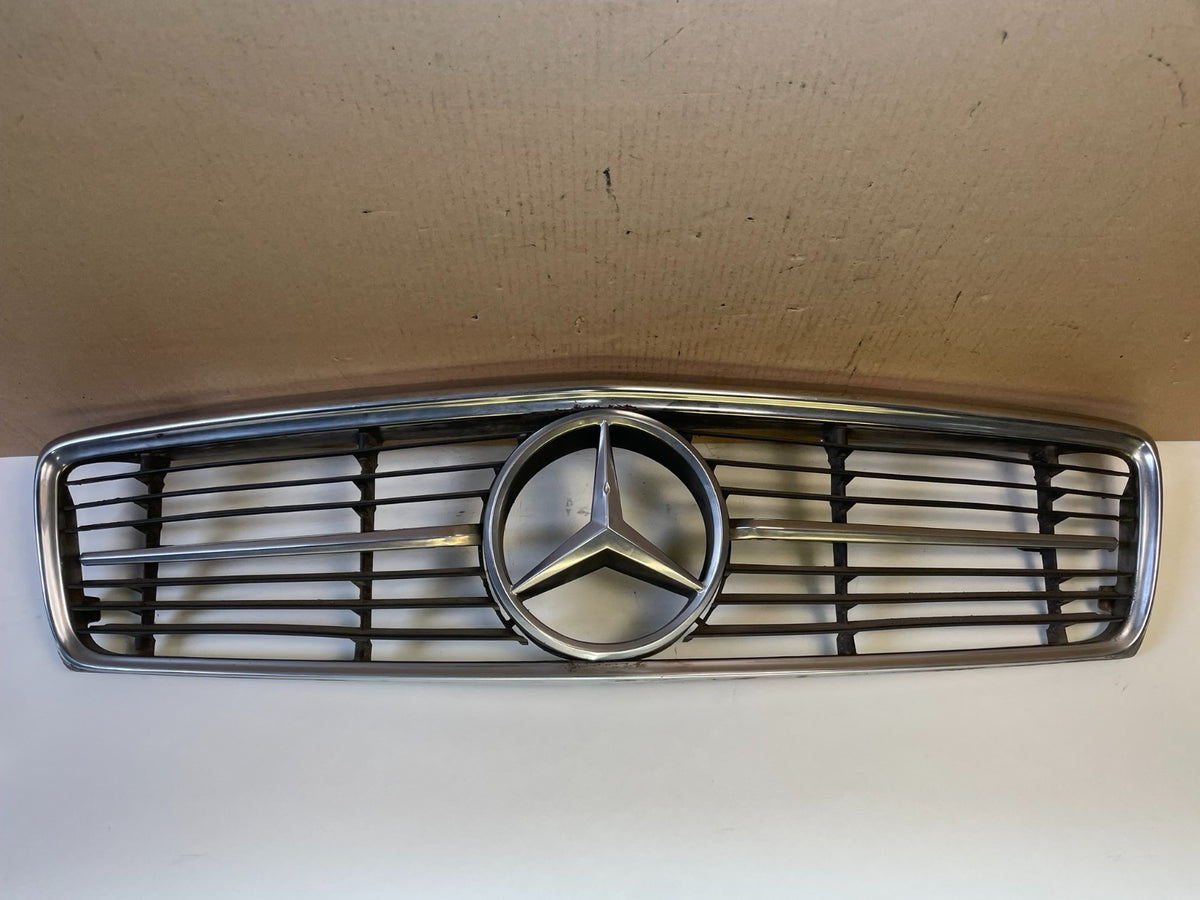 1972 to 1989 Mercedes r107 380sl 450sl 560sl Front Radiator Grille Grill AI42110