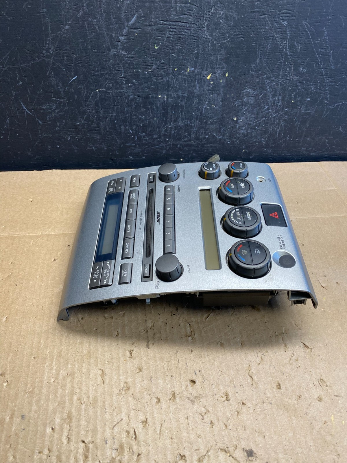 2004 to 2007 Nissan Armada Radio CD Player A/C Climate Control ac6722 DG1