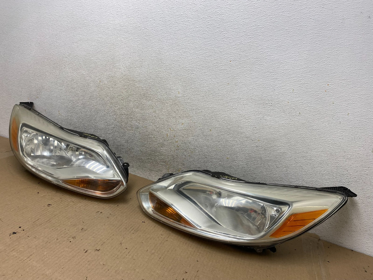 2012 2013 2014 Ford Focus Left+Right Side Halogen Headlights AH5813 DW2