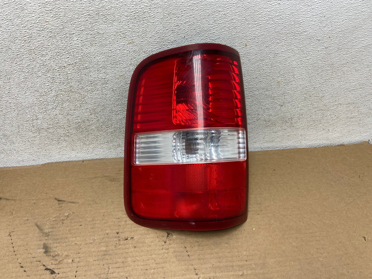 2004 to 2008 Ford F150 F-150 Left Driver LH Side Tail Light AH4250 LK0