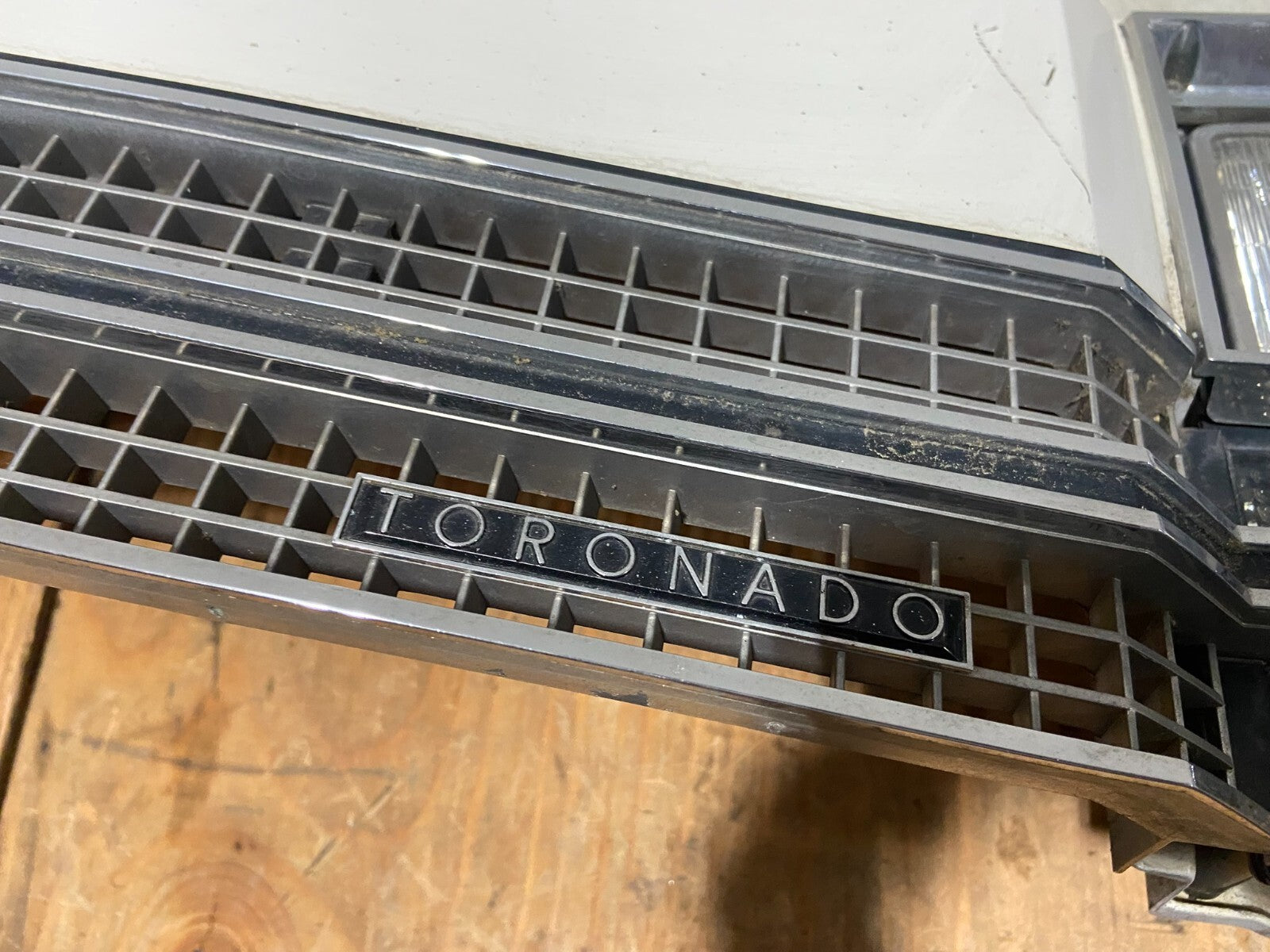 1989 to 1990 Buick Century Coupe Front Headlight Grill Header O32608