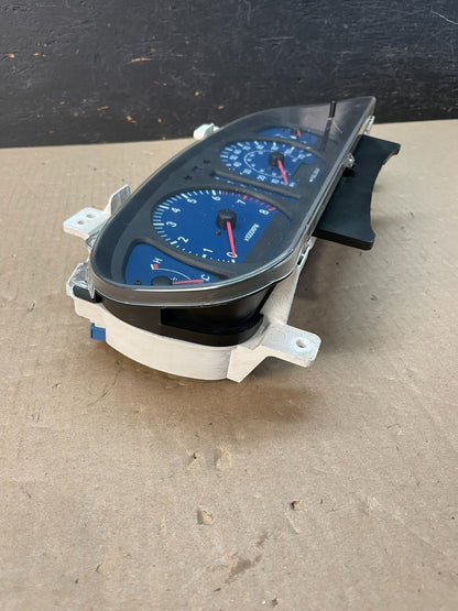 2001 2003 Toyota Sienna Speedometer Cluster Gauge AE3324 DG1