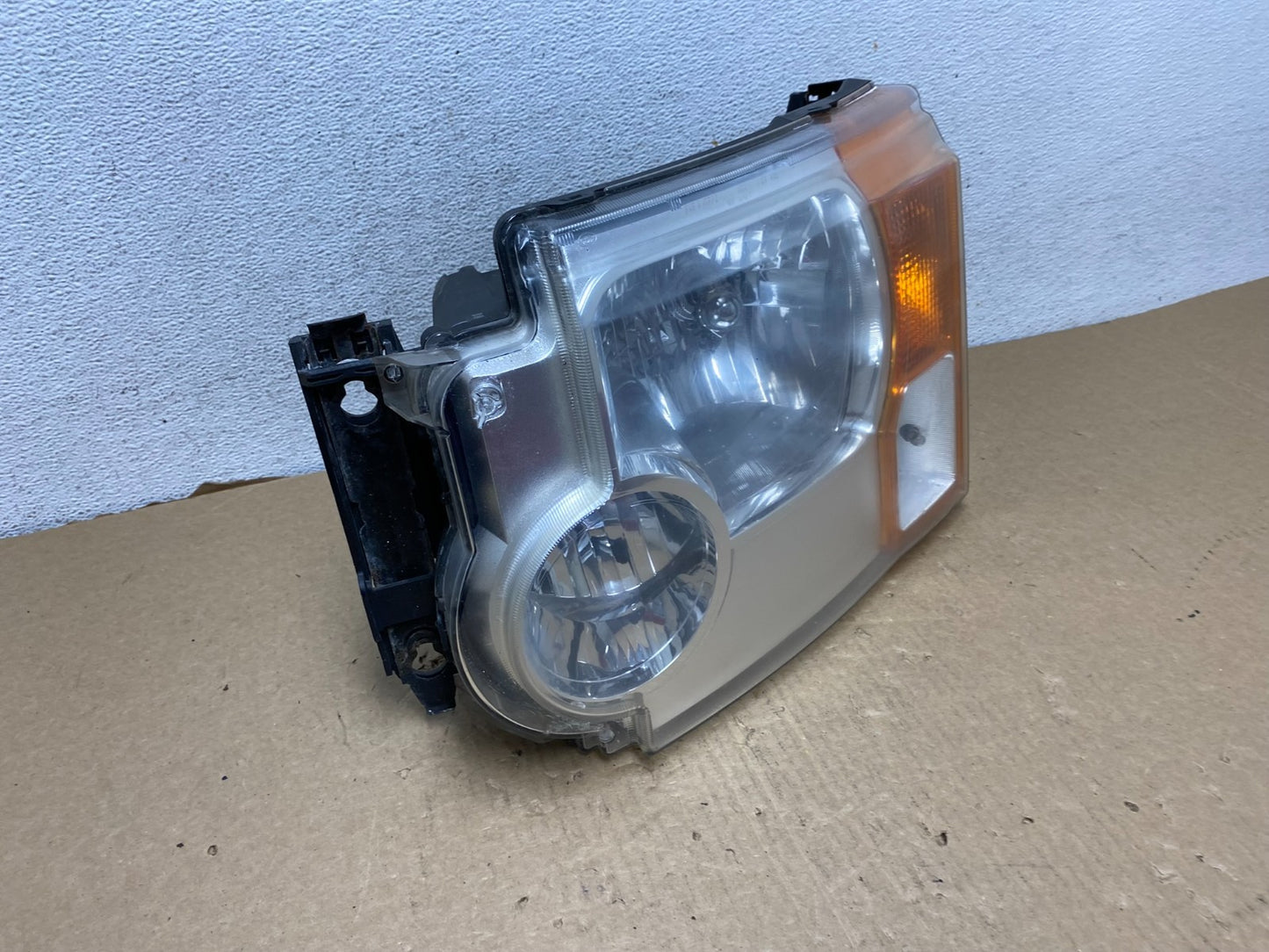 2005 - 2009 Land Rover Lr3 Left Driver LH Side Halogen Headlight AF7369 DW2