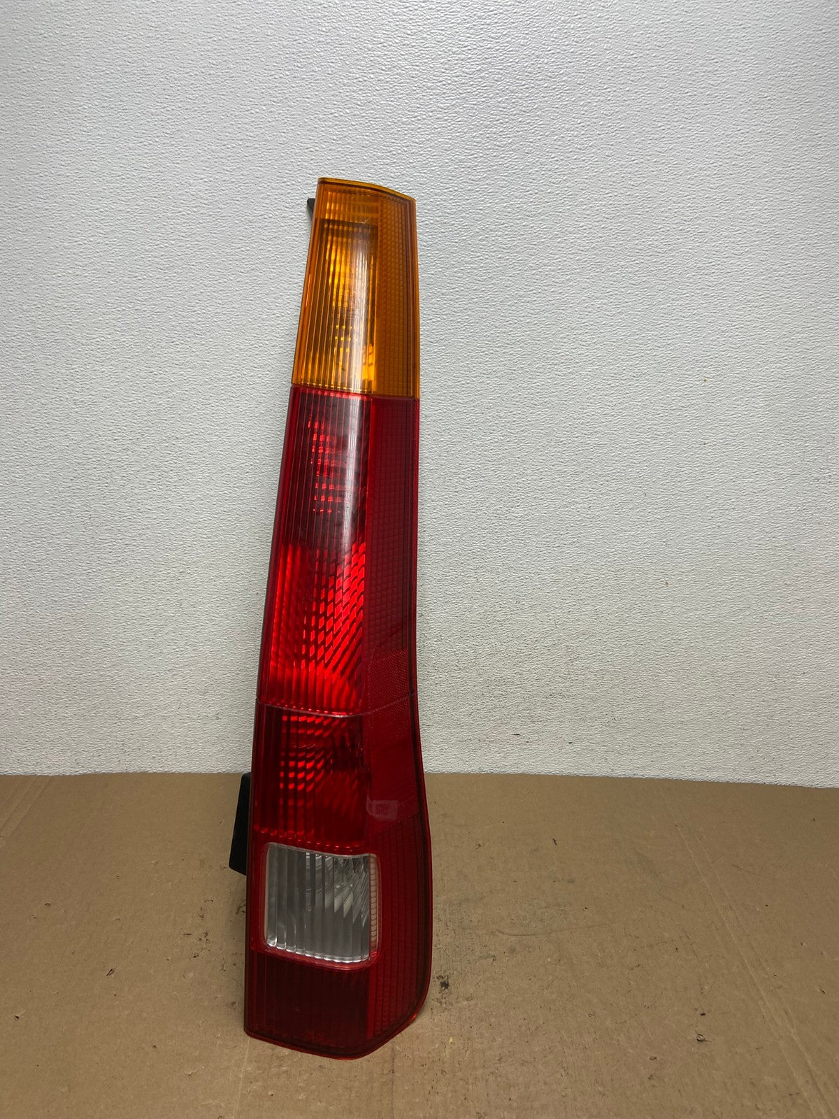 2002 - 2004 Honda Crv Cr-v Right Passenger Rh Side Tail Light AC5902 LK0