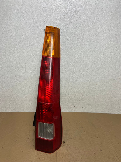 2002 - 2004 Honda Crv Cr-v Right Passenger Rh Side Tail Light AC5902 LK0