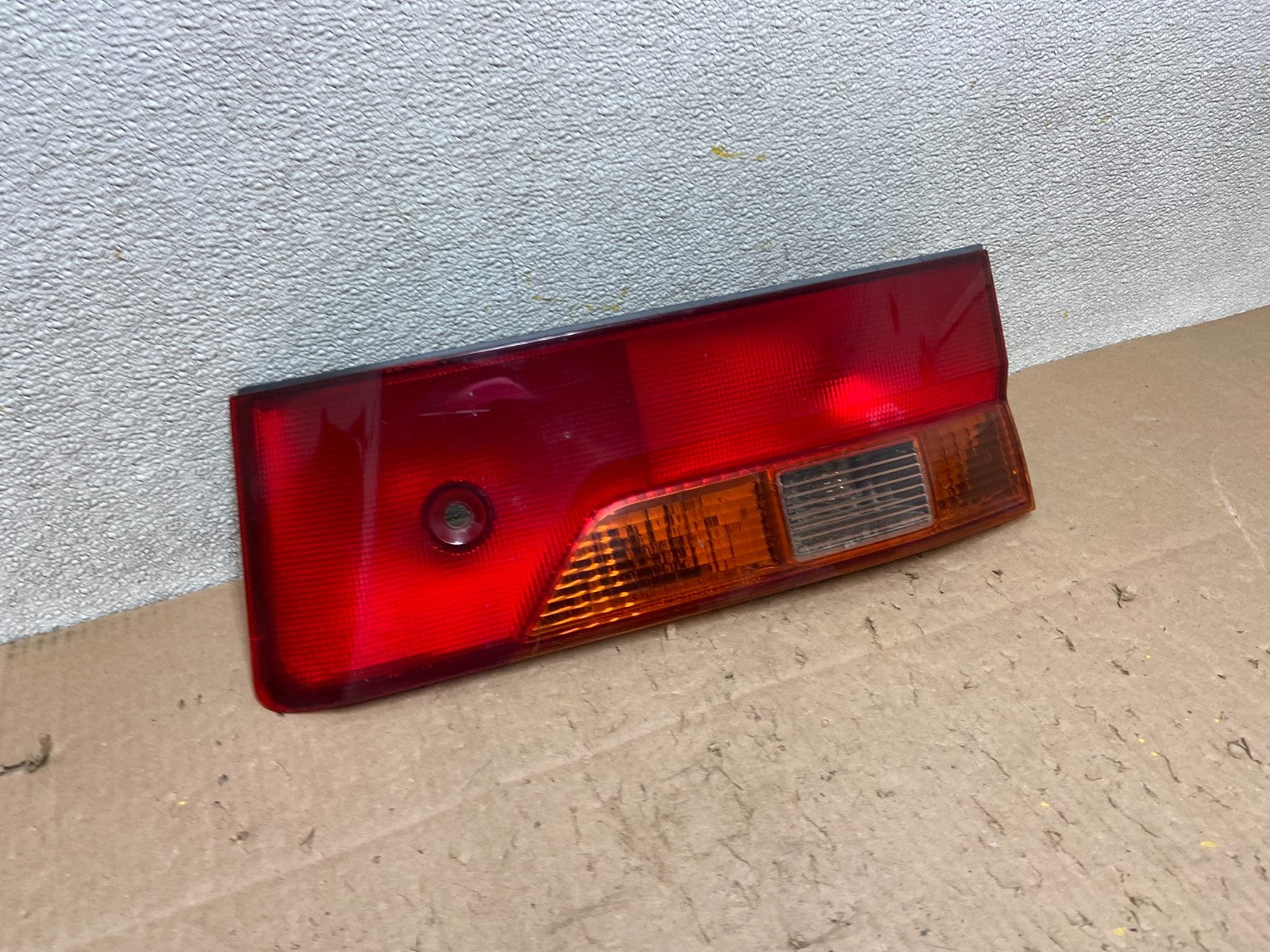 1999 2000 2001 Honda Odyssey Right Passenger RH Tail Light Inner OEM Y3034 DW2