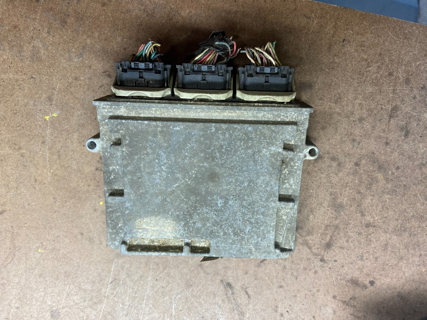 2005 - 2006 Lincoln Town Car Computer Engine Control ECM 5W1A-12A650-AFA L08720