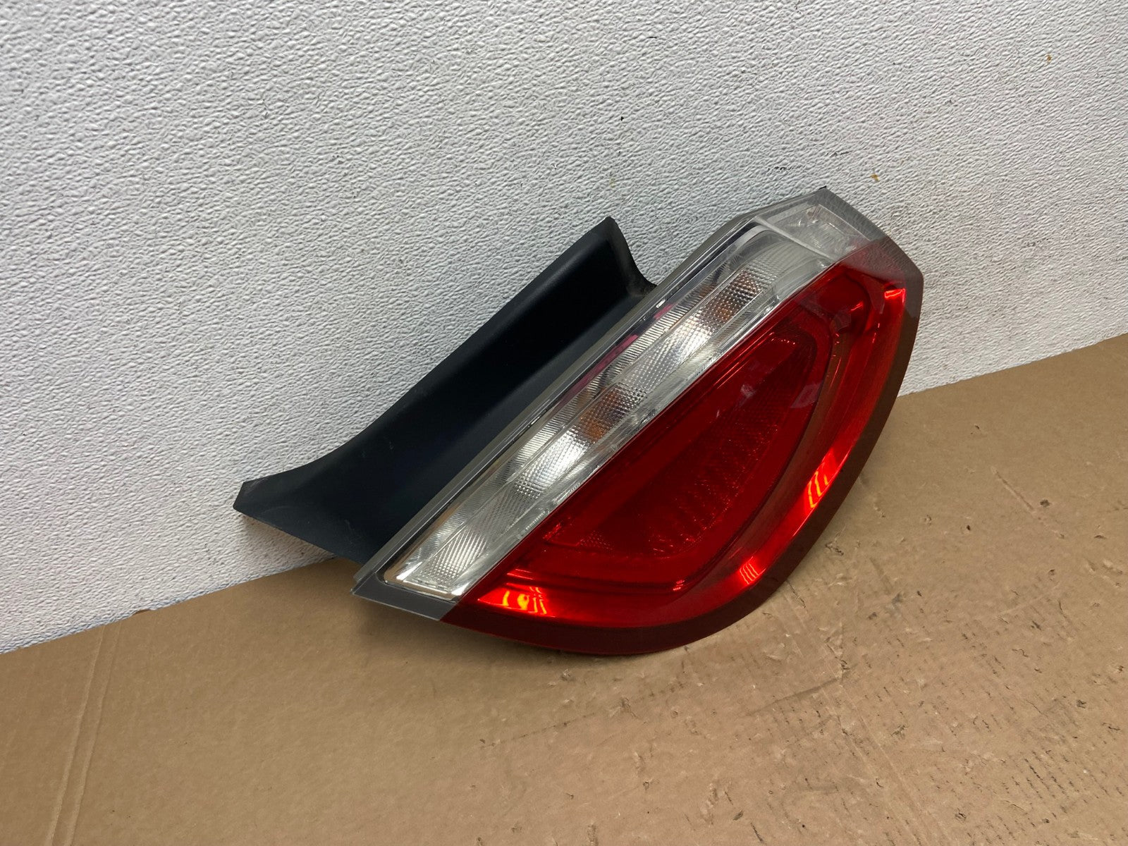 2009 2010 2011 2012 Lincoln Mks Right Passenger RH Side Tail Light AD7986 LK2