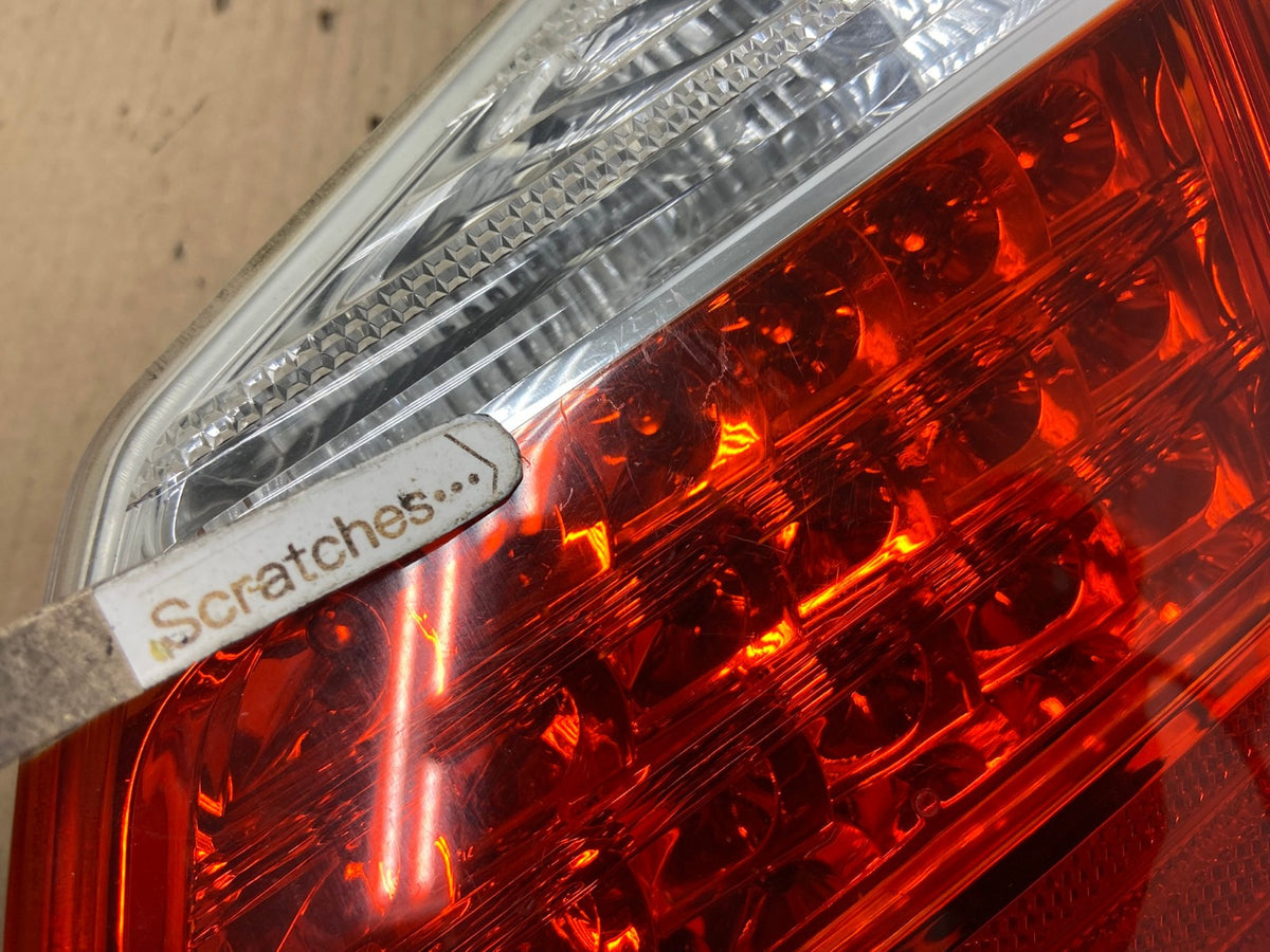 2009-2011 Hyundai Genesis Sedan Right Passenger Inner Tail Light AH5907 LK3