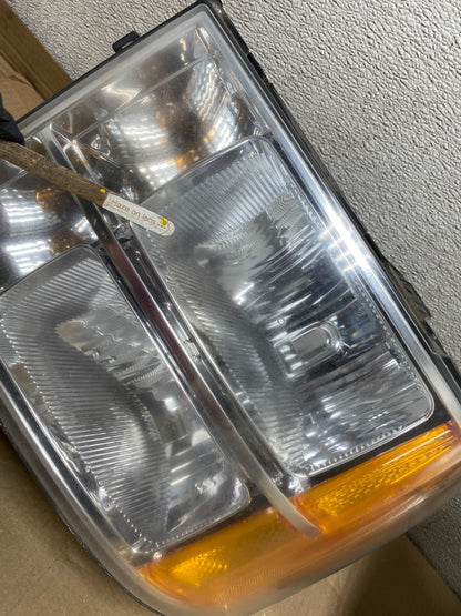 2007 - 2014 GMC Sierra Left+Right Side Halogen Headlights U2773 DW8