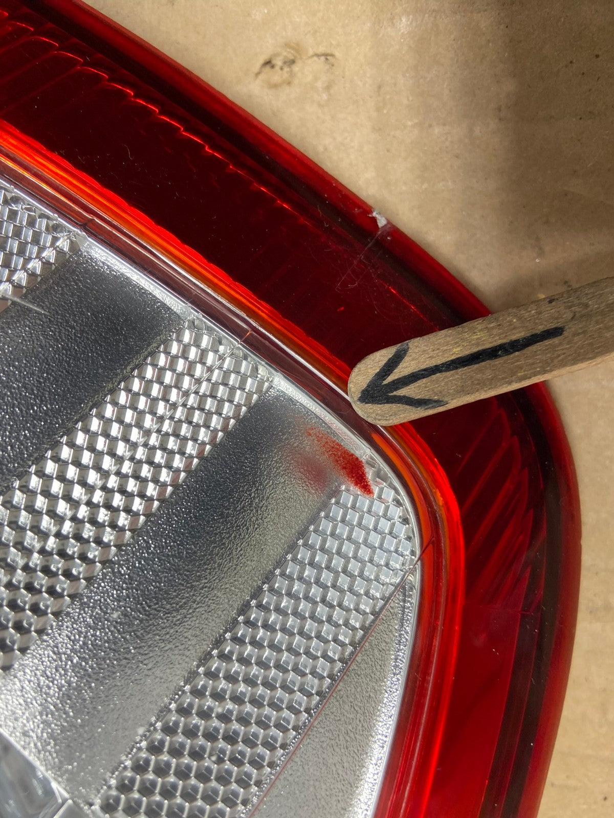 2007 to 2010 Kia Sedona Left Driver LH Side Tail Light AG9175 LK4