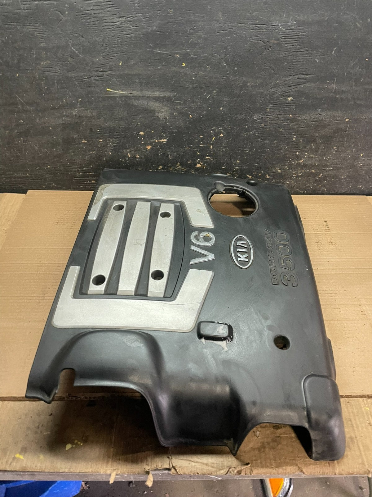2003 to 2006 Kia Sorento 3.5L V6 Engine Motor Top Lid Cap Cover U80003