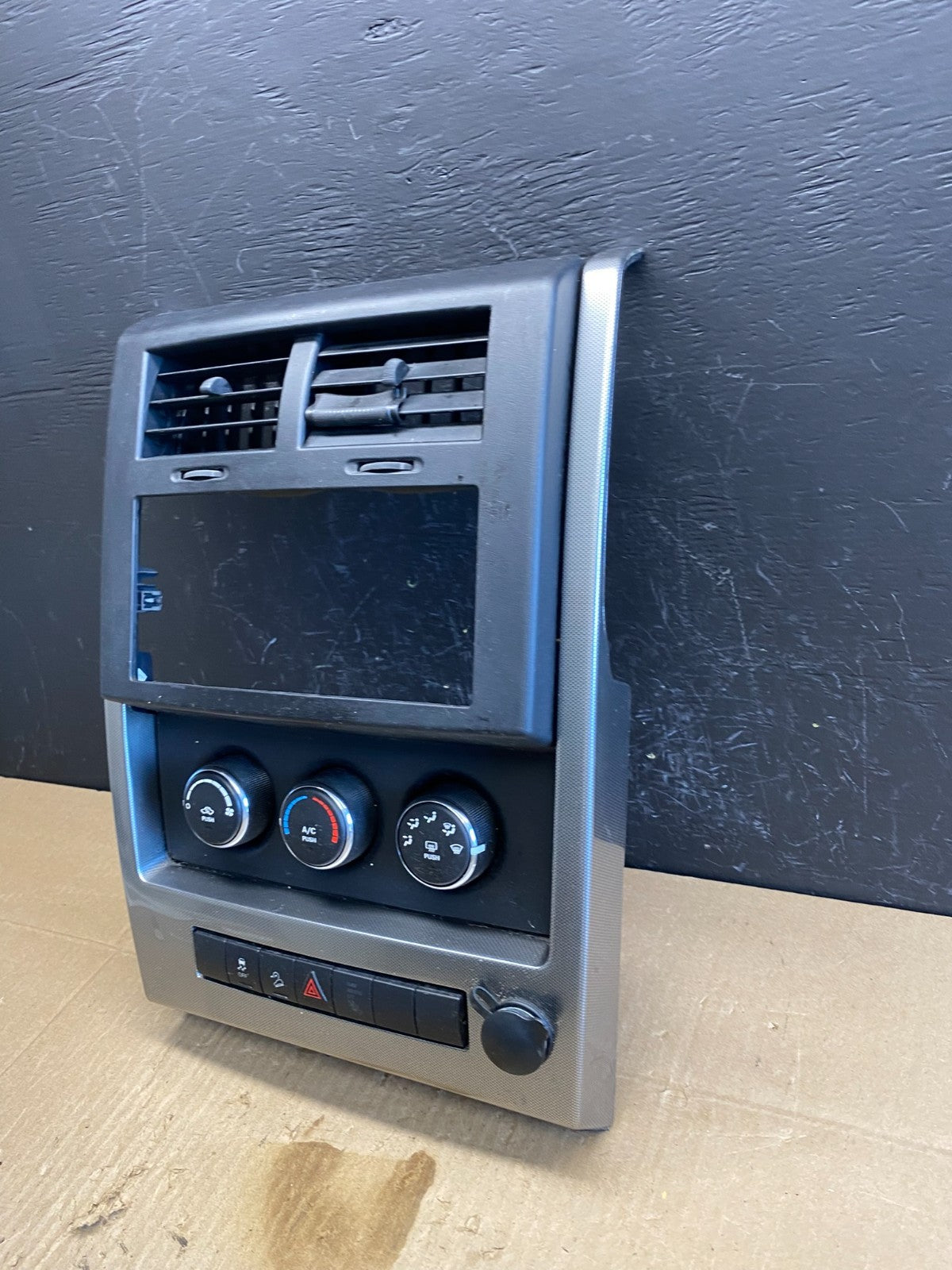 2008 to 2012 Jeep Liberty Dash Climate Temperature Control Radio Bezel ac4799 DG1