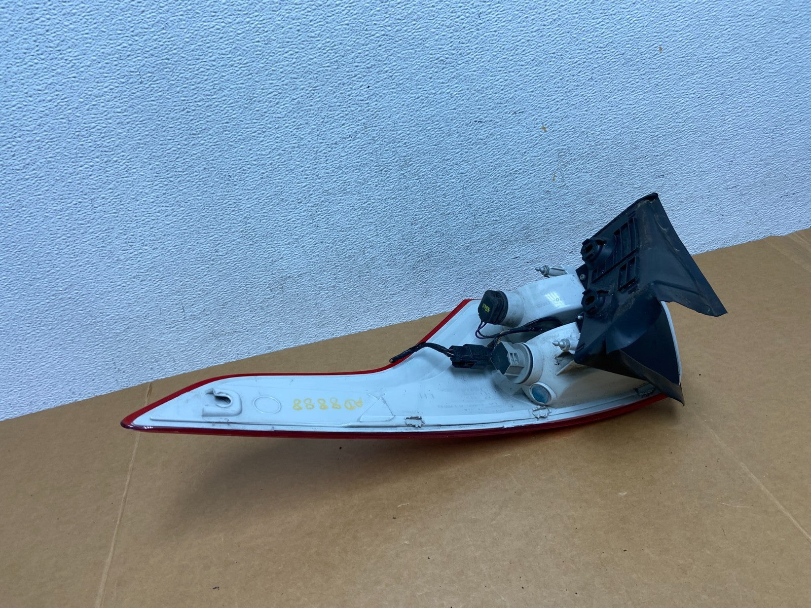 2013 to 2016 Ford Escape Left Driver LH Side Tail Light AD8888 DW4