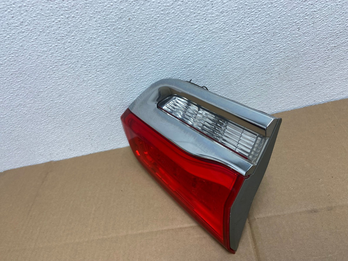 2014 - 2018 Jeep Grand Cherokee Left Driver Inner Tail Light Oem AB8016 LK1