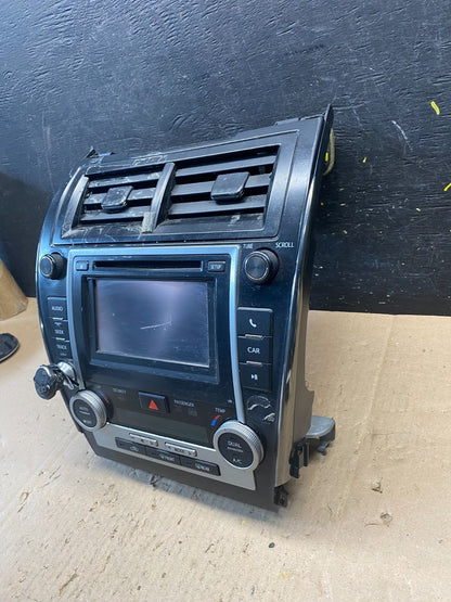 2012 2013 Toyota Camry Radio CD Navigation Screen Display OEM R8964 DG2