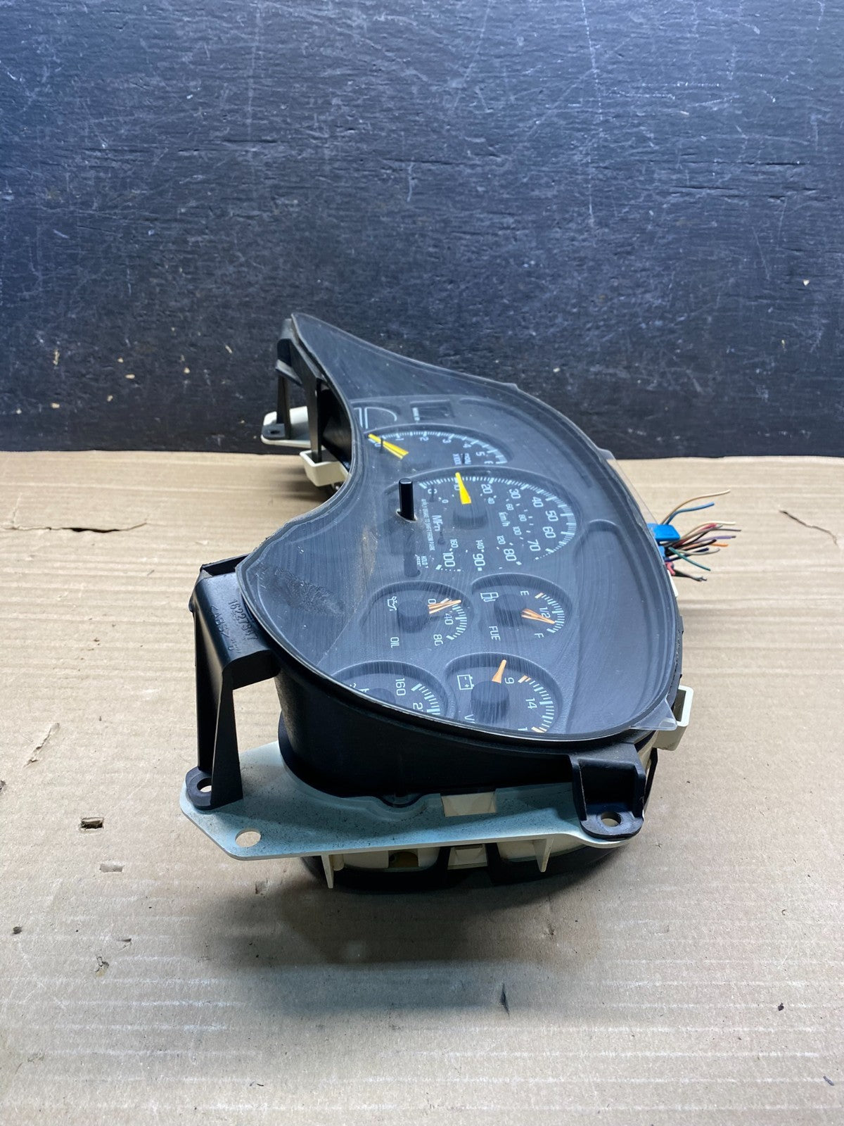 2000-2002 Silverado/Sierra/Yukon/Tahoe Speedometer Instrument Cluster AH9930 DW2