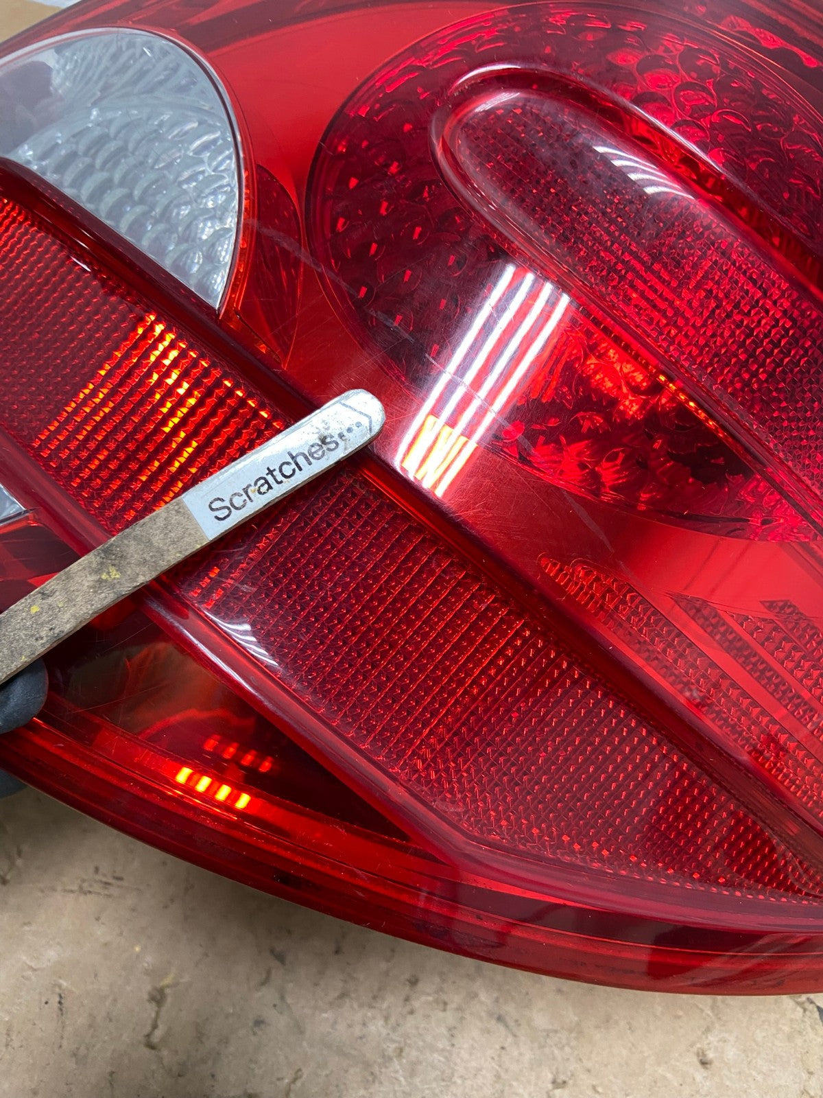 2006-2010 Mercedes W251 R-CLASS Right Passenger RH Side Tail Light AD0502 LK3