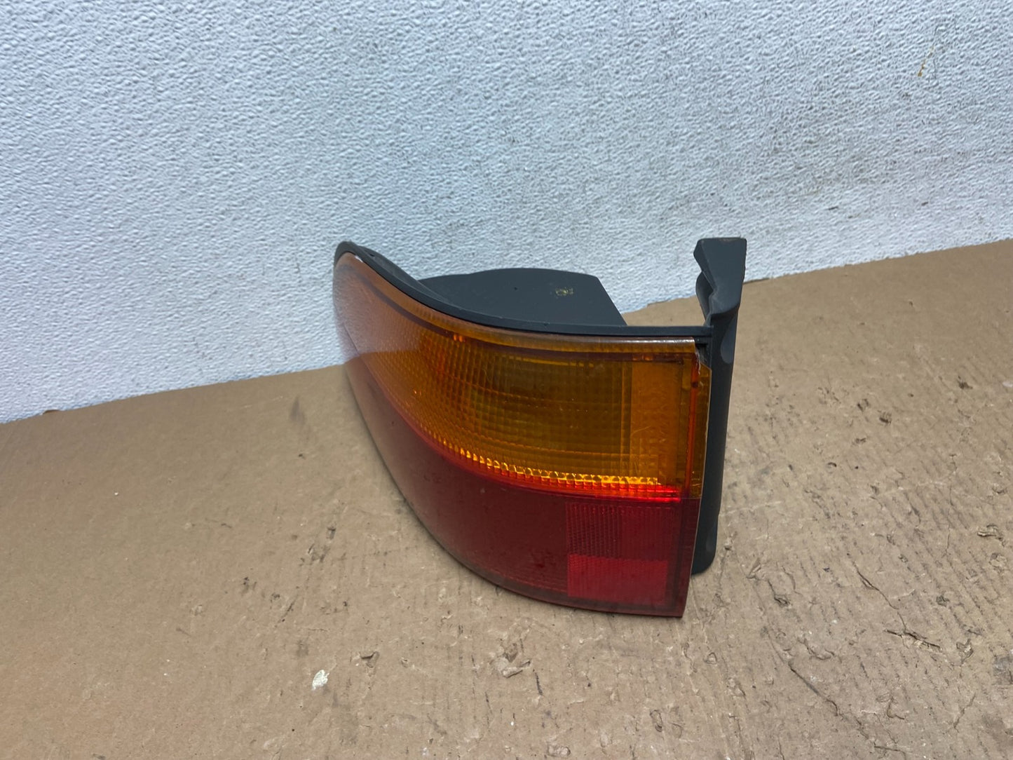 1998 1999 2000 Toyota Sienna Left Driver Tail light AD8780 DG1