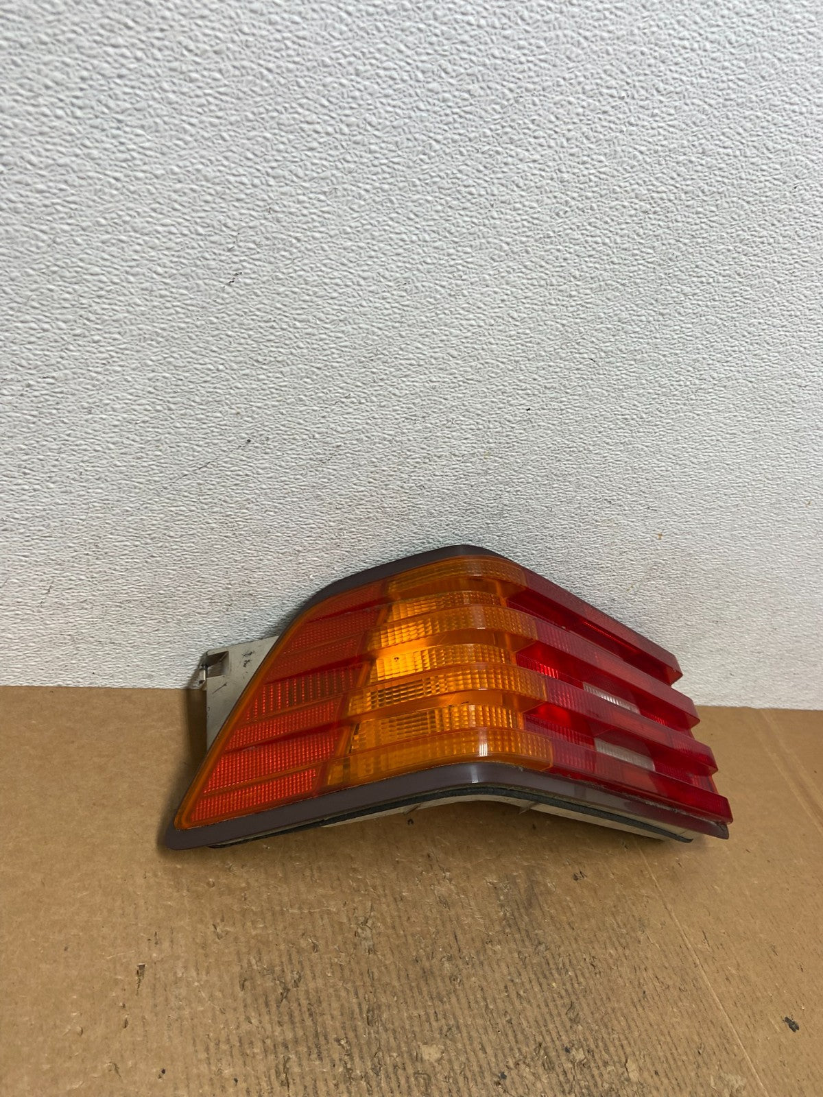 1990 - 1995 Mercedes R129 SL500 SL600 Rear Left Driver Side Tail Light AE2643 DG1
