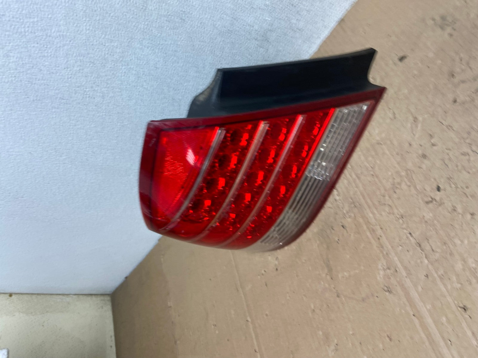 2005 to 2007 Mercury Montego Left Driver LH Side Tail Light AE9398 LK1