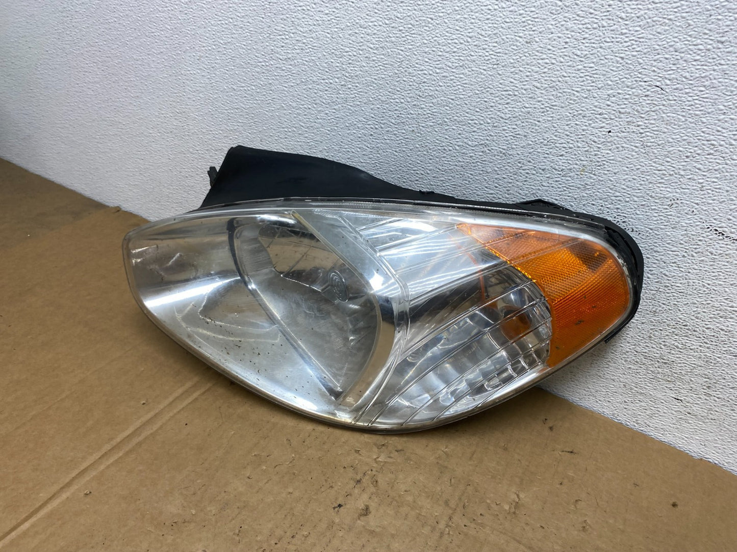 2006 to 2011 Hyundai Accent Sedan Left Driver LH Halogen Headlight AD3175 DW1