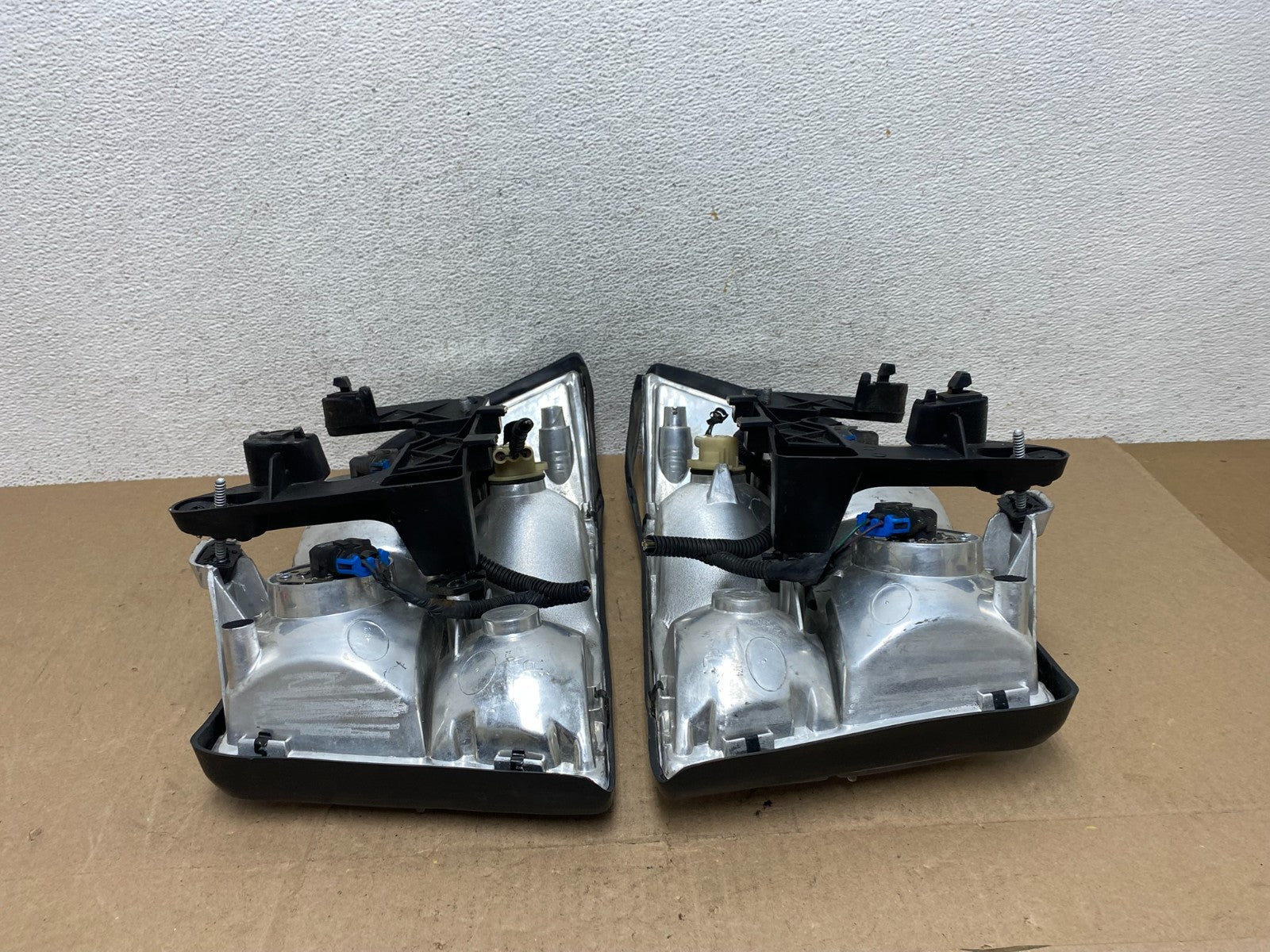 1998-2005 Blazer S10 GMC Jimmy Left+Right Set Headlight AE6764 DG6