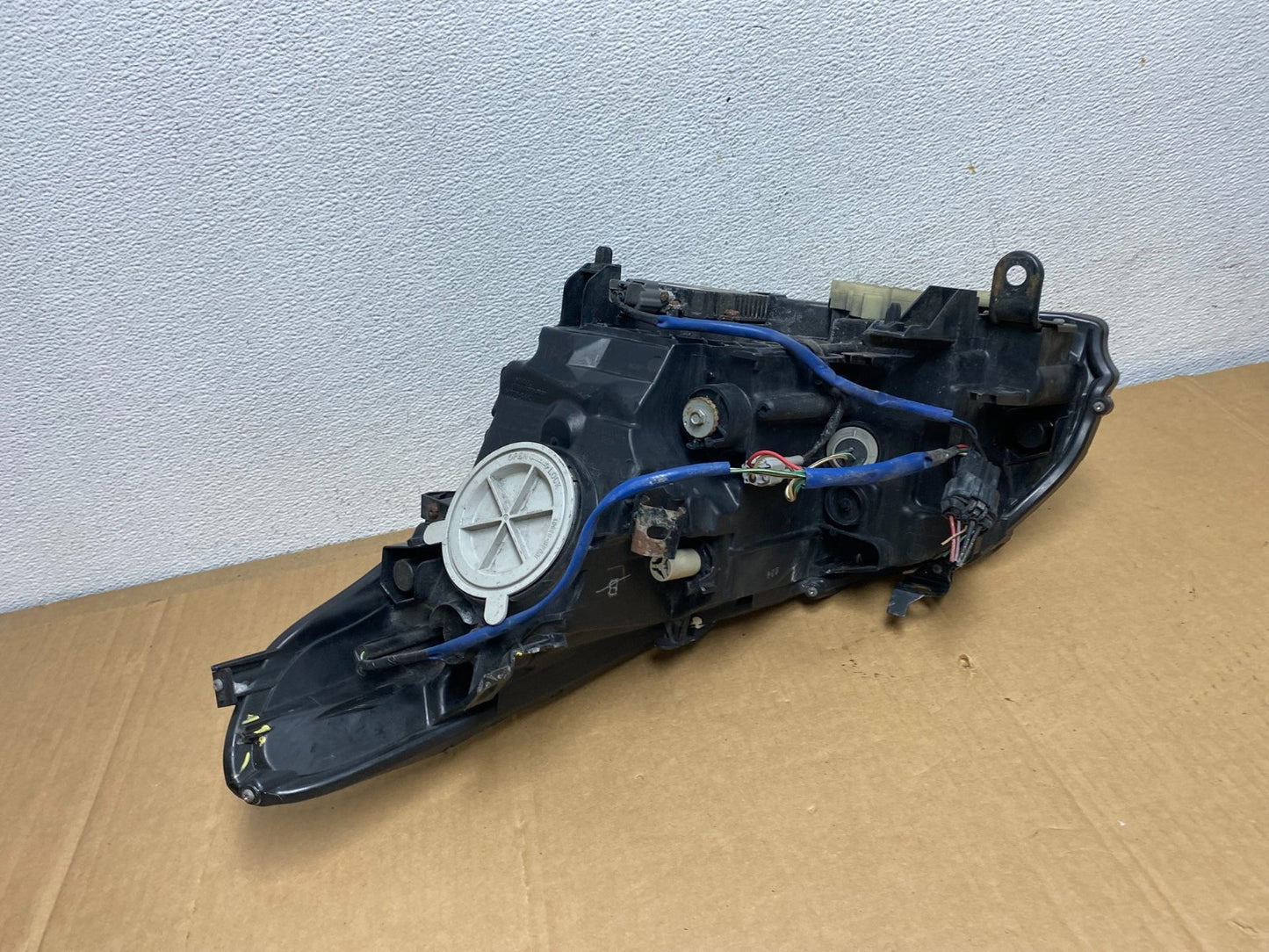 2010-2012 Infiniti G37 Right Passenger Side Xenon HID Headlight AD0729 DW8