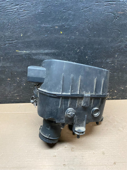 2014 to 2017 Maserati Ghibli 3.0 Right Air Intake Cleaner Box u7794 DG2