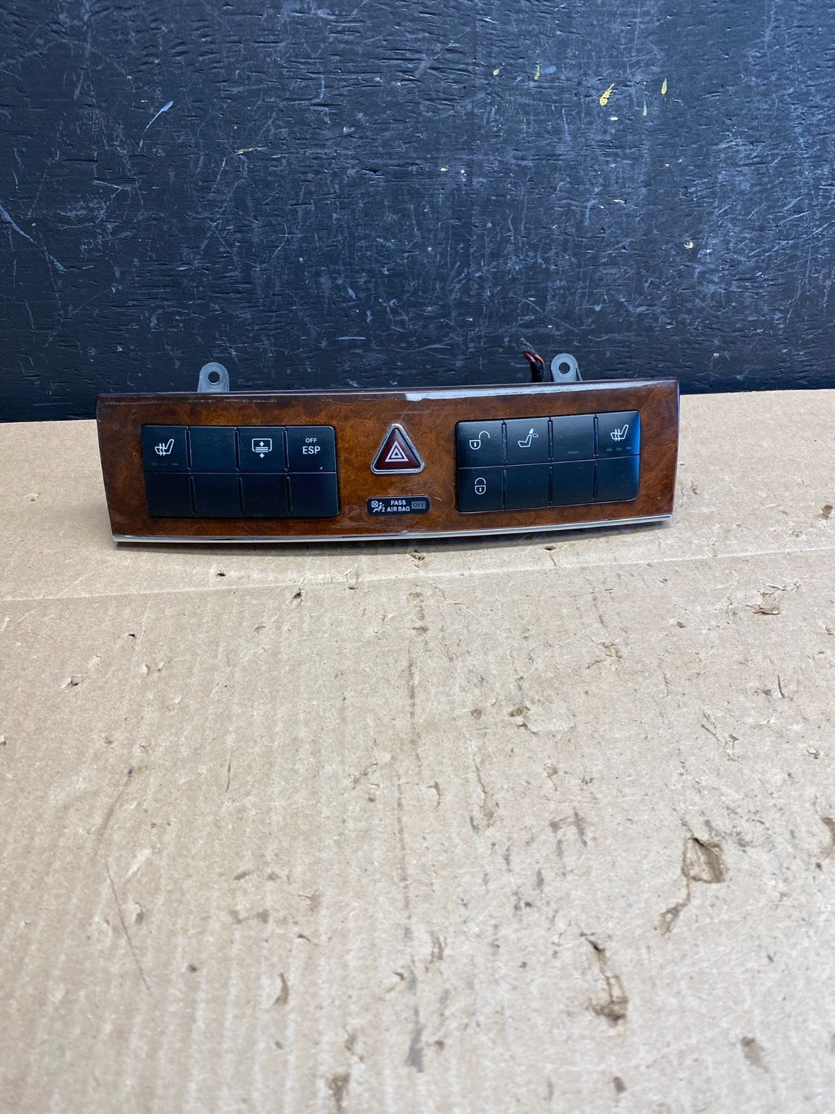 2005 - 2007 Mercedes C230 C240 Center Console Switch Control Unit AC6740 DG0