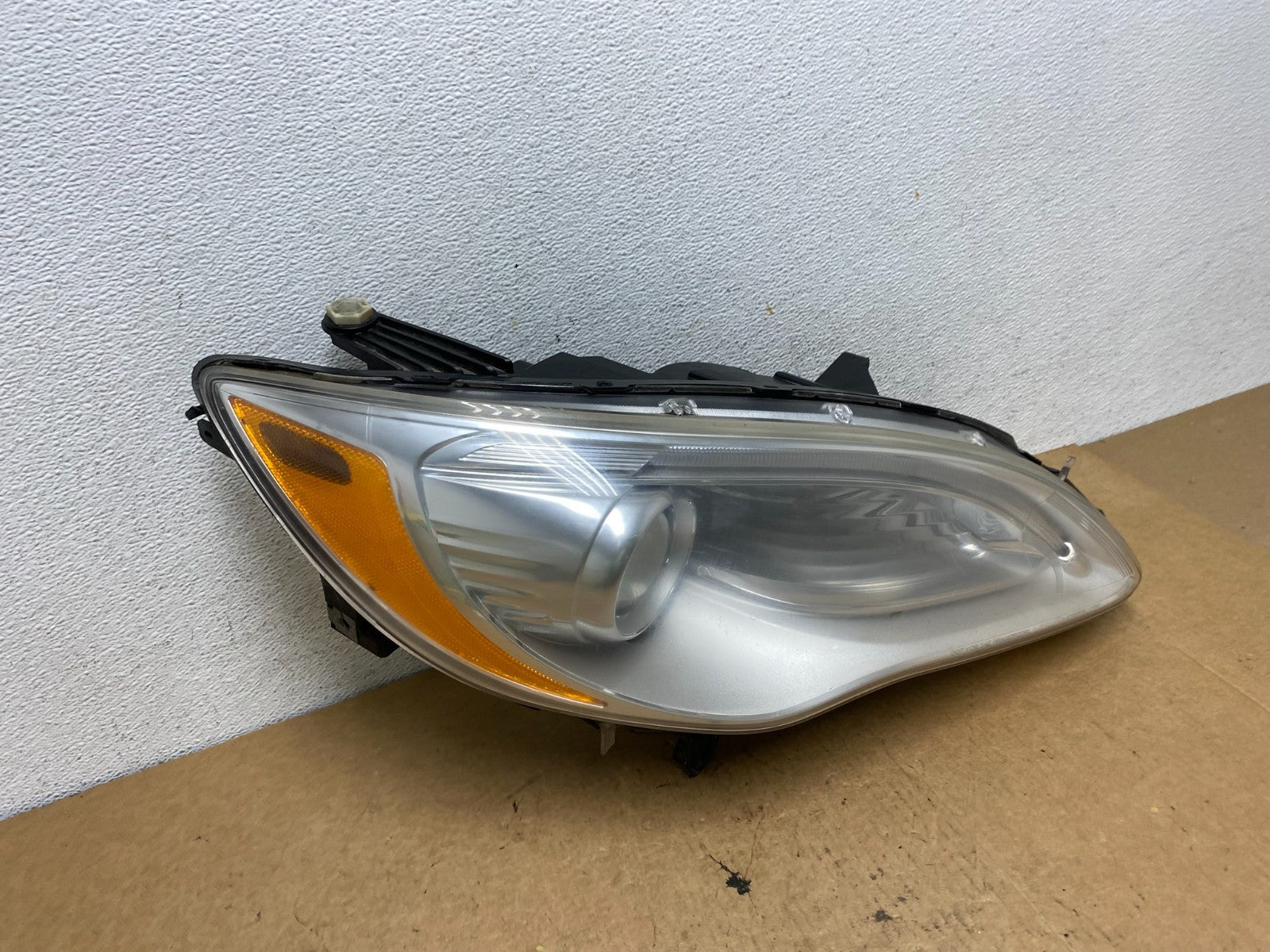 2011 2012 2013 2014 Chrysler 200 Right Passenger Halogen Headlight AE3289 DW2