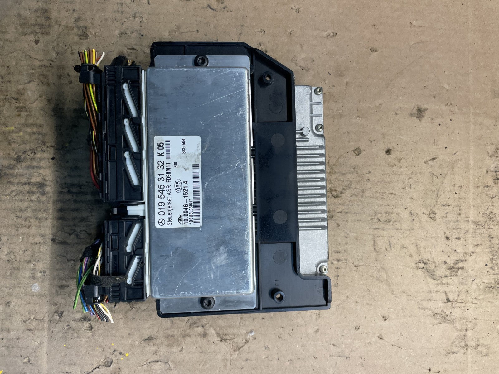 1997 2000 Mercedes C230 ECU ECM Engine Control Module Unit S8308 DG2