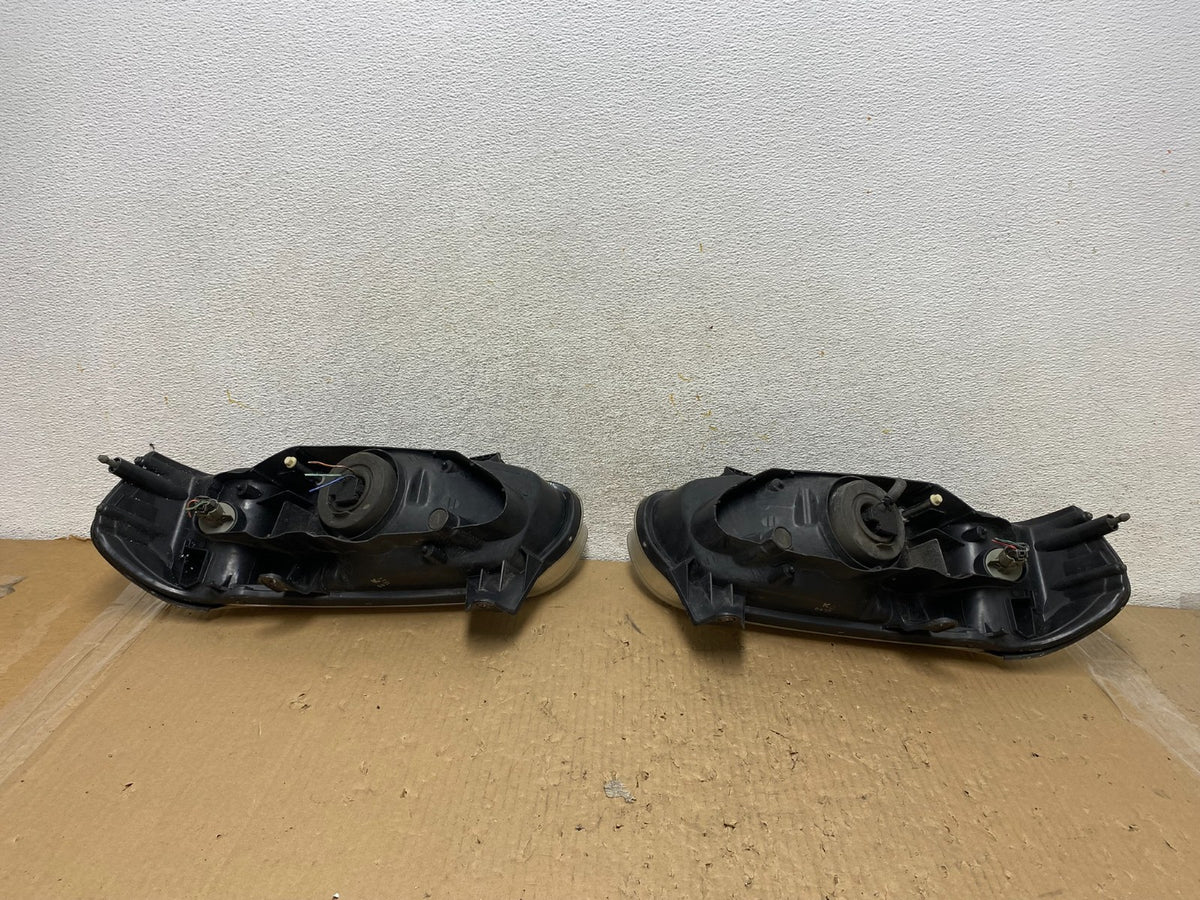 2000 to 2001 Nissan Maxima Left + Right Set Halogen Headlights AH2852 DW5