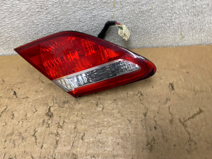 2005-2010 Toyota Avalon Left Driver LH Side Tail Light Inner V8539 DW1