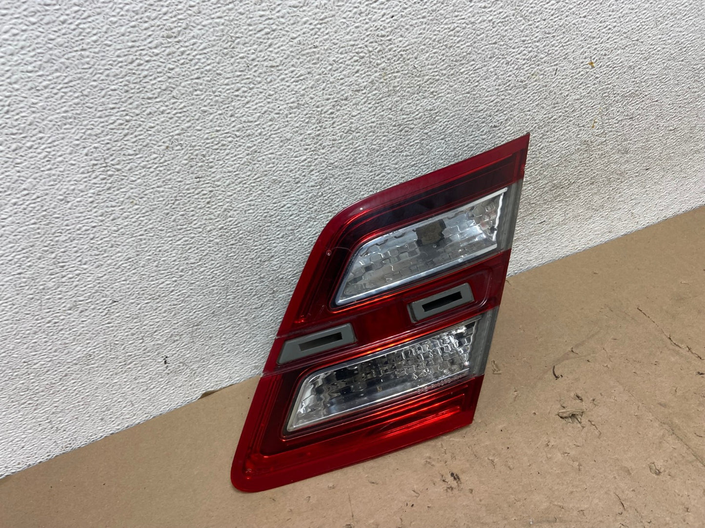2013 to 2018 Ford Taurus Right Passenger Rh Side Tail Light Inner AG5632 LK2