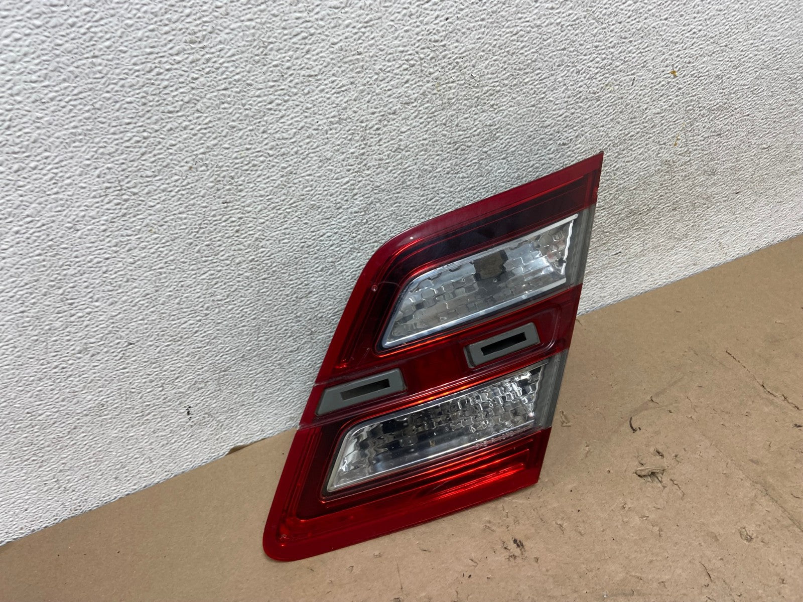 2013 to 2018 Ford Taurus Right Passenger Rh Side Tail Light Inner AG5632 LK2