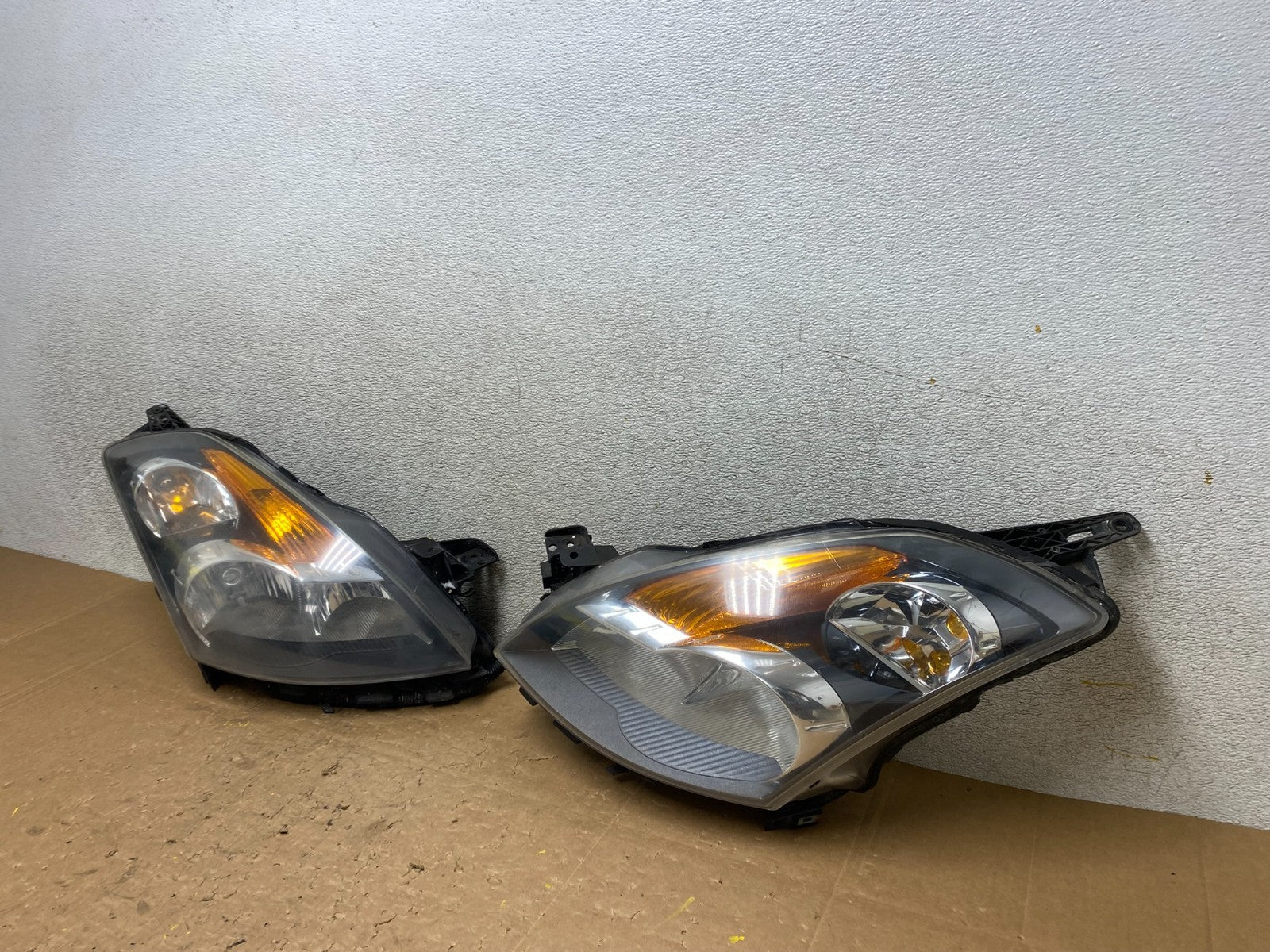 Sedan 2007 2008 2009 Nissan Altima Left+Right Set Headlights V5972 DW1